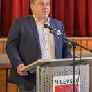 Jiroušek Bohumil: u řečnického pultu; archiv Jihočeské univerzity.