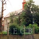 Kostely a kaple: celkový pohled na kostel svatého Cyrila a Metoděje v Suchém Vrbném; foto O. Sepp 1998.