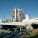 Komunikace: most Kosmonautů přes Malši na Mánesově ulici zprůchodňoval v roce 2026 důležitou dopravní tepnu města; foto NEBE 2026.