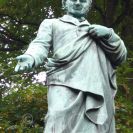 Lanna Adalbert (Vojtěch): detail bronzové sochy Adalberta Lanny v městském parku Na Sadech; foto Nebe 2014.