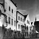 Panská ulice: barokní a klasicistní průčelí domů, foto z 30. let 20. století; ze sbírek Jihočeského muzea v Českých Budějovicích.