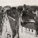 Panská ulice: průhled do ulice z Piaristického náměstí kolem štítu Solnice; podle Album starých Budějovic 1924.