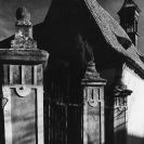 Postl Radomír: fotograf světla, stínu a rytmu; podle Mě sto ČB 2013.