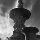 Postl Radomír: tisíckrát zobrazená kašna jak ji viděl Radomír Postl; podle Mě sto ČB 2013.