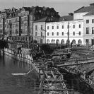 Regulace řek: výstavba nábřežních zdí v rámci regulace Malše, stav prací v roce 1957; sbírka J. Dvořáka; SOkA. 