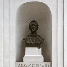 Sochařství: bronzová socha J. K. Tyla (1948) od Josefa Václava Schwarze na průčelí budovy Jihočeského divadla v ulici Dr. Stejskala; podle Panny a labutě, 2020.