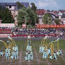 Sport a tělesná výchova: Spartakiáda na atletickém stadionu, skladba Svazarmu a škol; foto P. Šafr 1980.