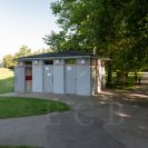 Stromovka: veřejné toalety situovány v severní části u vstupu do parku; foto Nebe 2020.