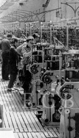 Akra: pohled do výrobní haly v 70. letech 20. století; archiv V. Vondry.