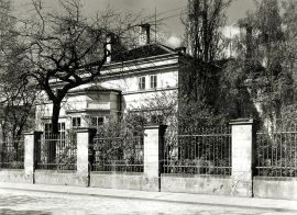 Eggertova vila: v ulici Na Sadech č. 27; archiv Nebe.