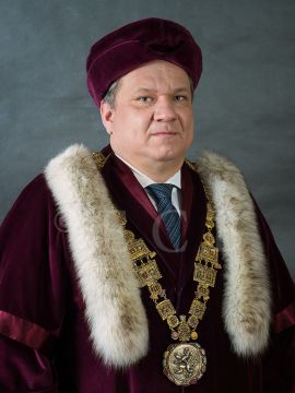 Jiroušek Bohumil: sedmý rektor Jihočeské univerzity v Českých Budějovicích (2020—2024); archiv Jihočeské univerzity.