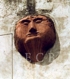 Pověsti: detail průčelí solnice s maskou, 1. polovina 16. století; foto O. Sepp 1998.