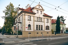 Rechtsova vila: na Senovážném náměstí č. 15; foto Nebe 2026.