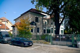 Westenova vila: postavená 1912—1913 v Dukelské ulici č. 23; foto Nebe 2026.