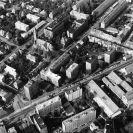 Linecké předměstí: letecký snímek Krumlovského předměstí, kostel svatého Jana Nepomuckého, vojenská nemocnice, foto léto 1991; archiv SOkA.