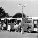 Městská hromadná doprava: autobus č. 3 na konečné v Suchém Vrbném, 1991; SOkA. 
