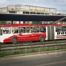 Městská hromadná doprava: trolejbus Škoda na Strakonické třídě, v pozadí probíhá výstavba hobby marketu OBI; archiv Nebe.