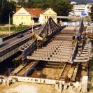 Mosty: stavba Dlouhého mostu, 7. 8. 1998; sbírka J. Dvořáka; SOkA. 