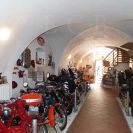 Muzea: expozice Jihočeského motocyklového muzea v budově malé Solnice; archiv NPÚ.