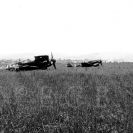 Protektorátní vojenské letiště: opuštěné bojové letouny Messerschmitt Bf 109 na letišti v Plané; archiv LOZ České Budějovice.