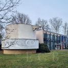 Sgrafito: uplatnění techniky sgrafita na budově planetária od Jana Hally; foto Nebe 2026.