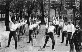 Turnverein: cvičení tělocvičného spolku, konec 19. století; archiv J. Štumbauera.