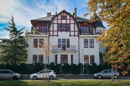 Vila Plantago: na Vrchlického nábřeží č. 10; foto Nebe 2026.